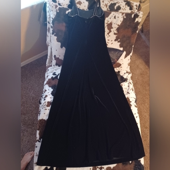 FRANCIS, WOMENS BEAUTIFUL BLACK GOWN, SIZE 8. - Picture 3 of 5